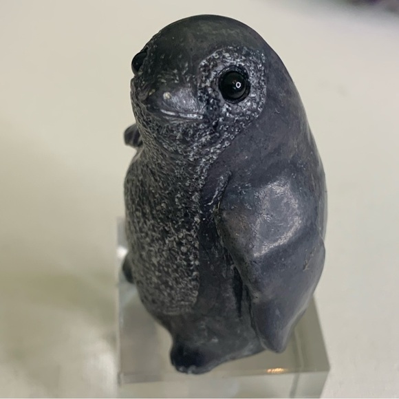 A Wolf Original Carved Resin Baby Penguin Sculpture Figurine Canada Signed 2.5" - Picture 10 of 14